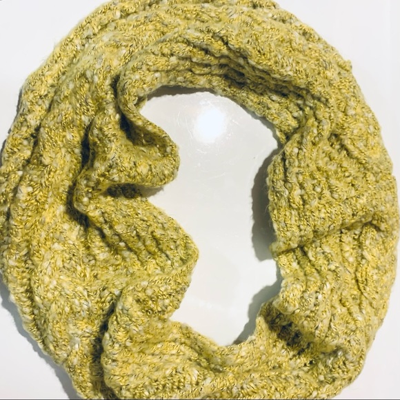 AEO Mustard Yellow Scarf - Picture 2 of 5